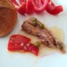 Morrillo vom Roten Thunfisch in Olivenöl traditionell mit Paprika und Erpsen bei TarifaFisch Morrillo vom Roten Thunfisch in Olivenöl traditionell mit Paprika und Erpsen bei TarifaFisch